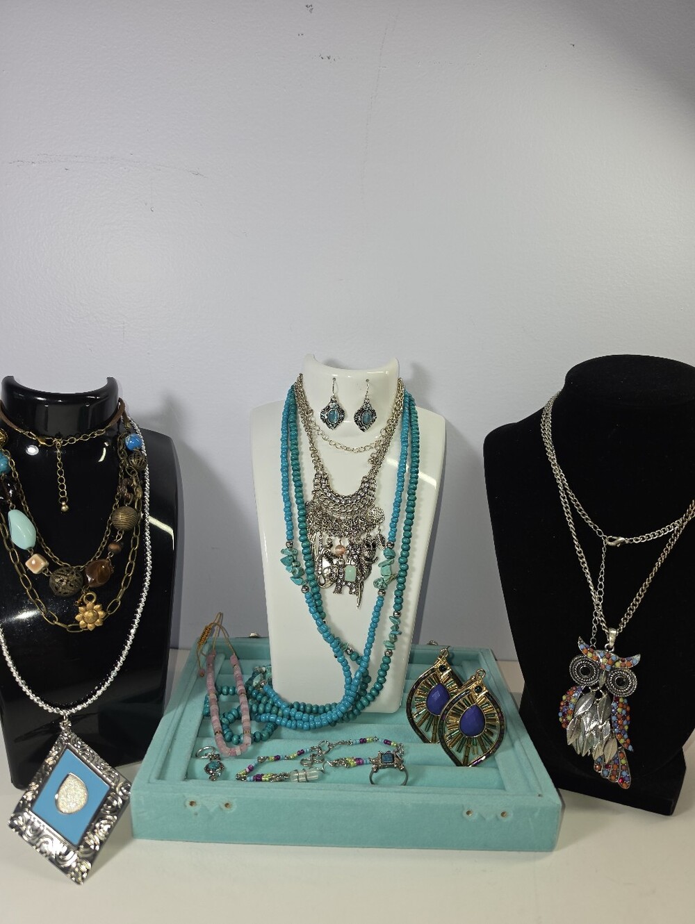 #2588, VTG TO MODERN BOHO SOUTHWESTERN JEWELRY LOT 11 ITEMS. 